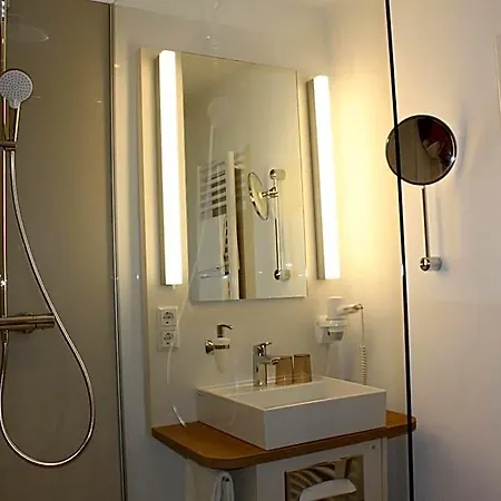 Stuettgens 3* فلبرت
